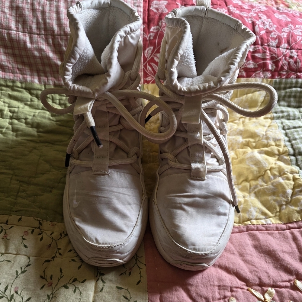Nike Tanjun High Rise Women's Sneaker Boots Size 6 Phantom AO0355 003 - Picture 13 of 13